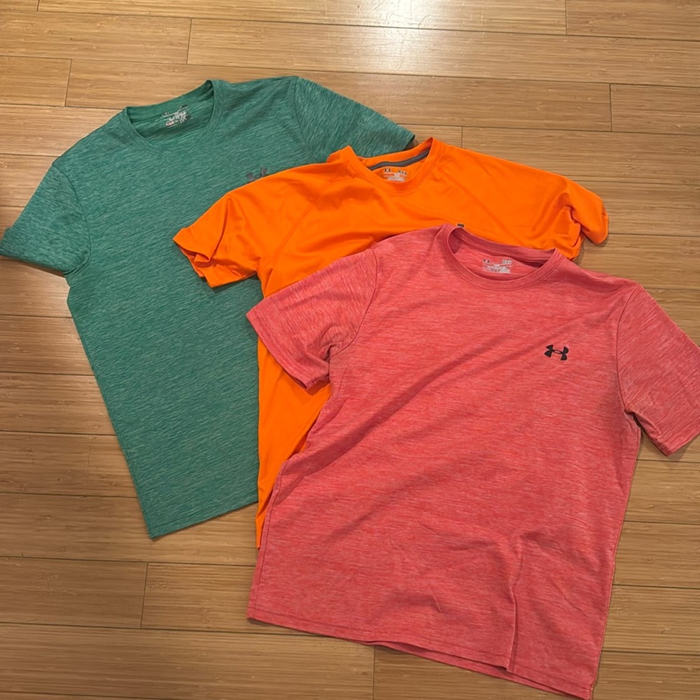 3 men’s Under Armor workout shirts